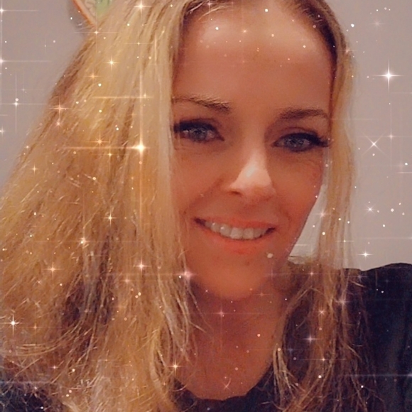 Meet your Posher, Stacey - Picture 5 of 9